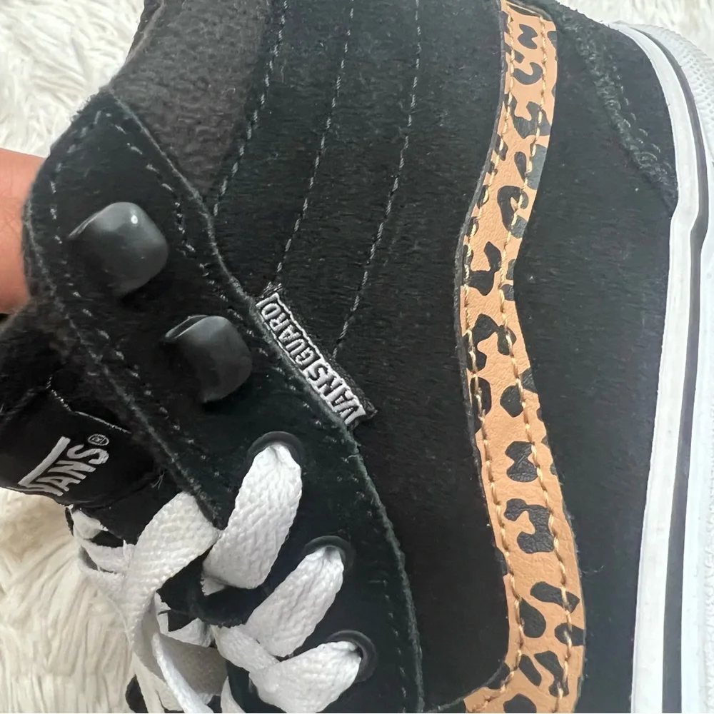 Converse kids‎ hi top sneakers size 2.5